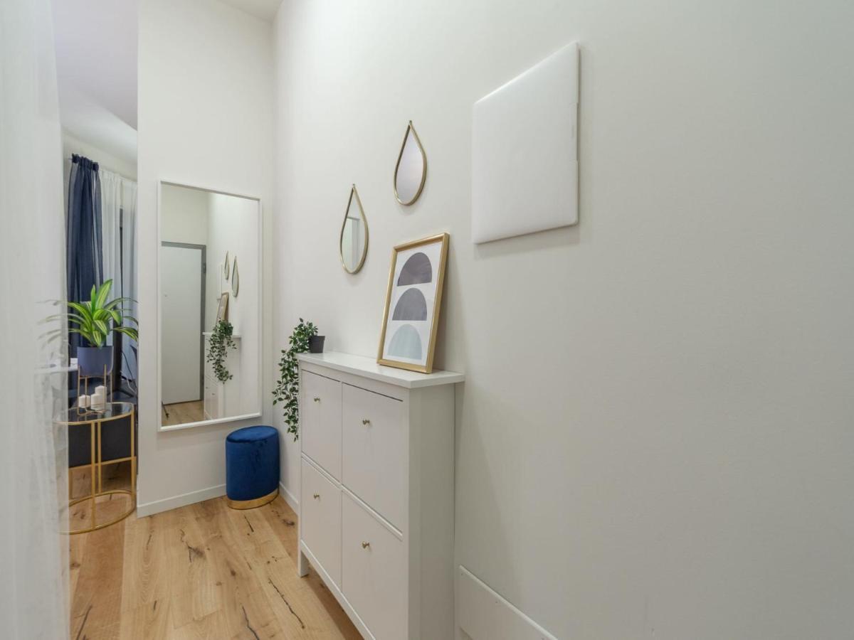 The Rent - In Corso Di Porta Vittoria * Milano